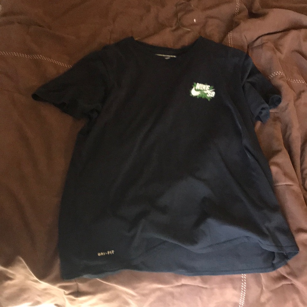 Nike sb xl tee shirt